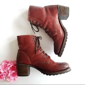 Frye Sabrina leather lace up boots